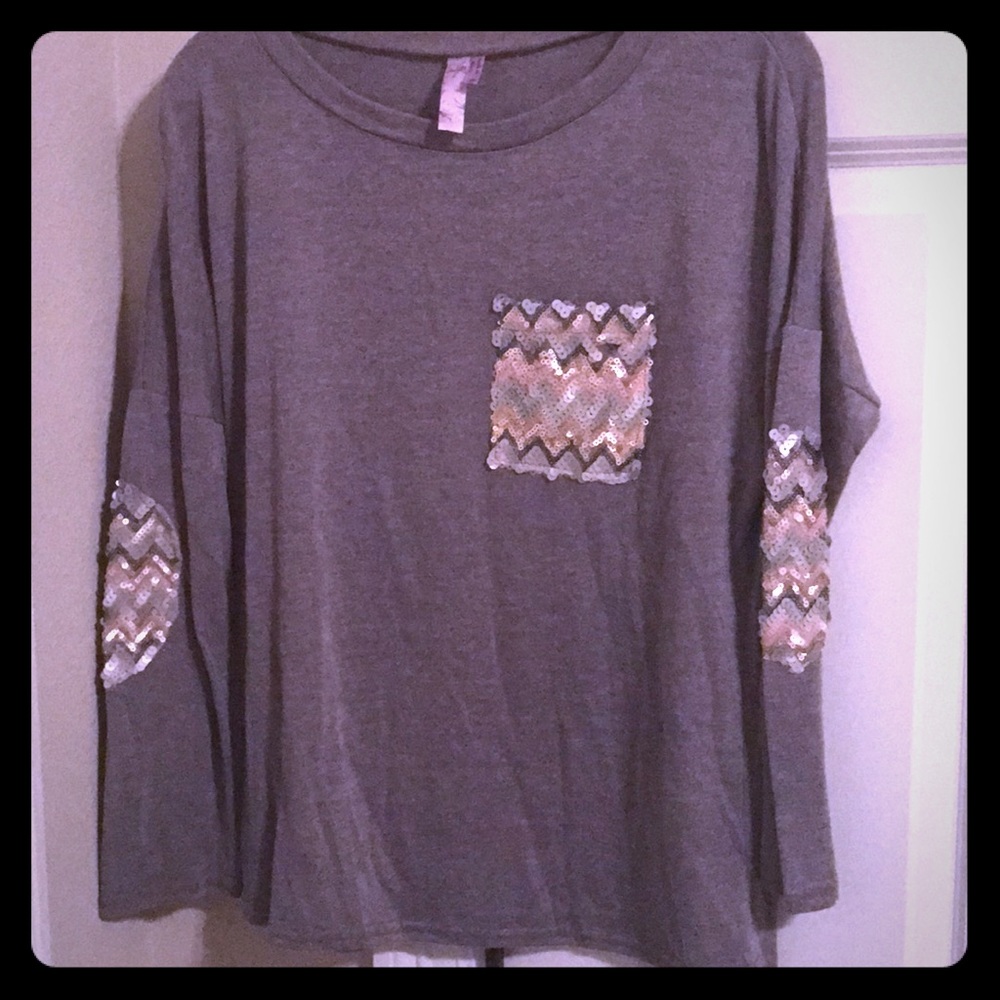 Gray L/S top with sequin pocket & elbows
